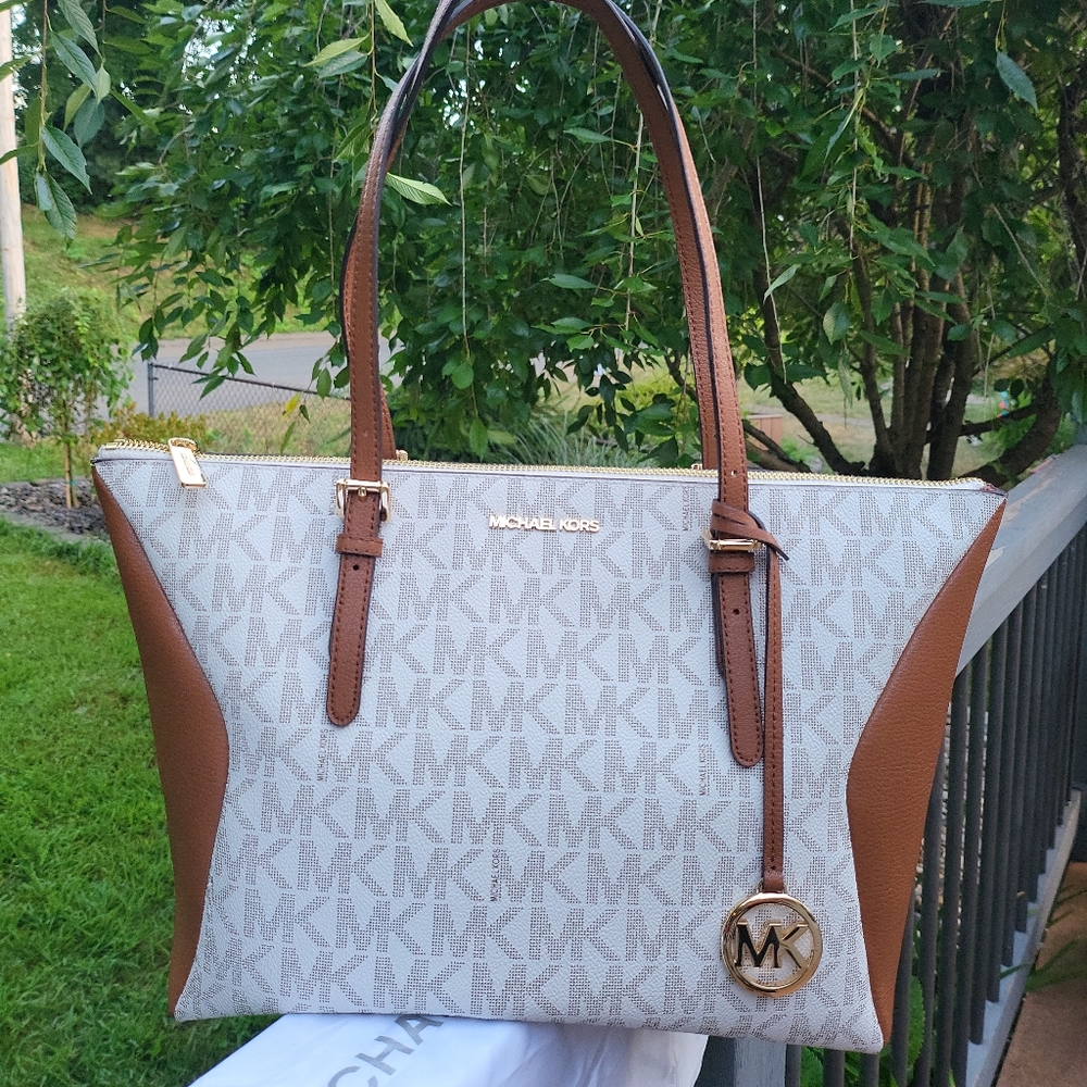 🔥SOLD🔥🌺Michael Kors🌺 CORALINE Large Logo and Leather Tote Bag & Wallet - Picture 8 of 16
